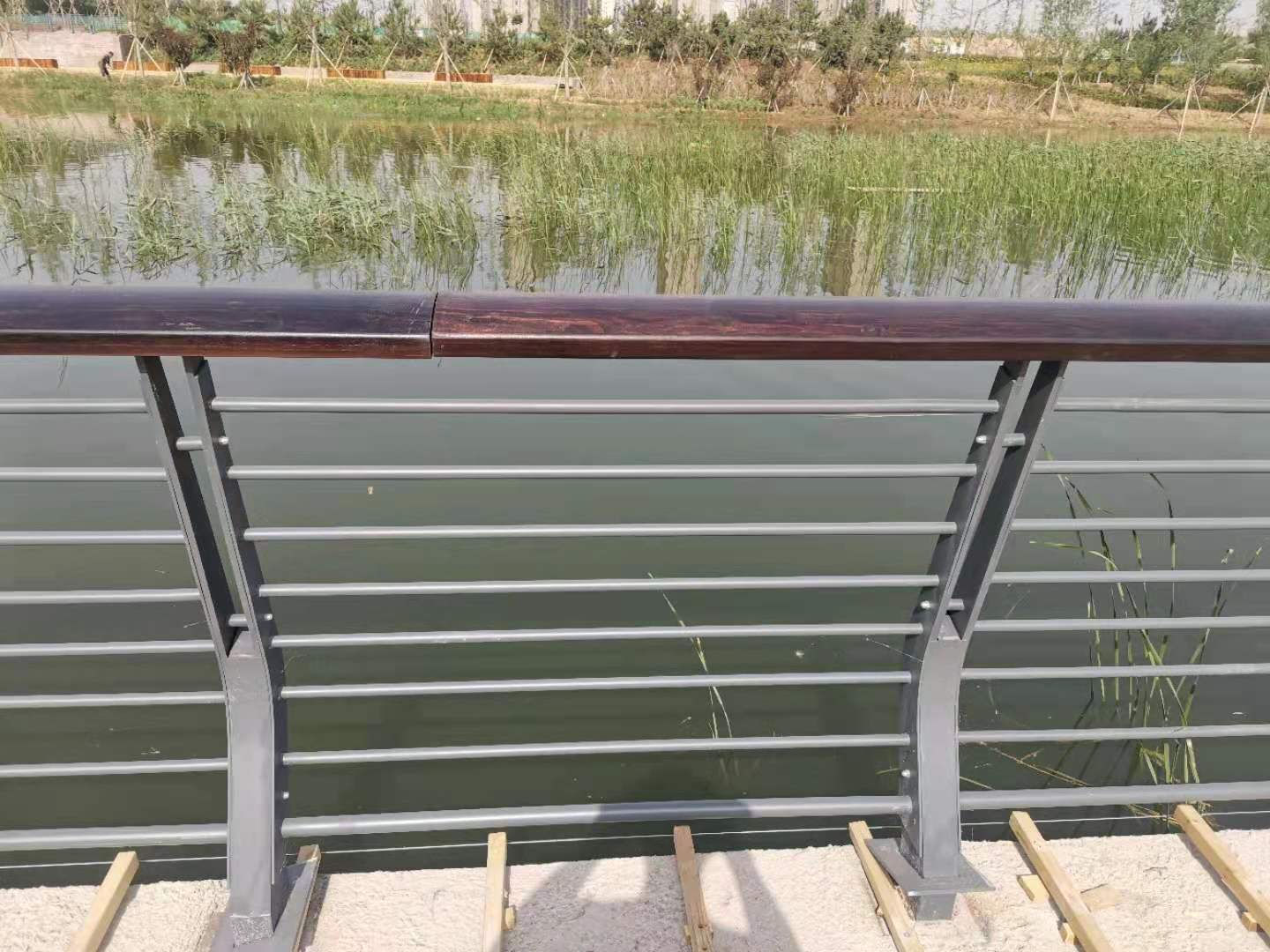 无锡市桥梁防撞护栏灯光护栏 - 厂家